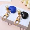 Resin Heart Keychain Black White Car Key Ring with Pearl Car Keychain Bag Ornaments for Couples Jewelry Gift Accessories