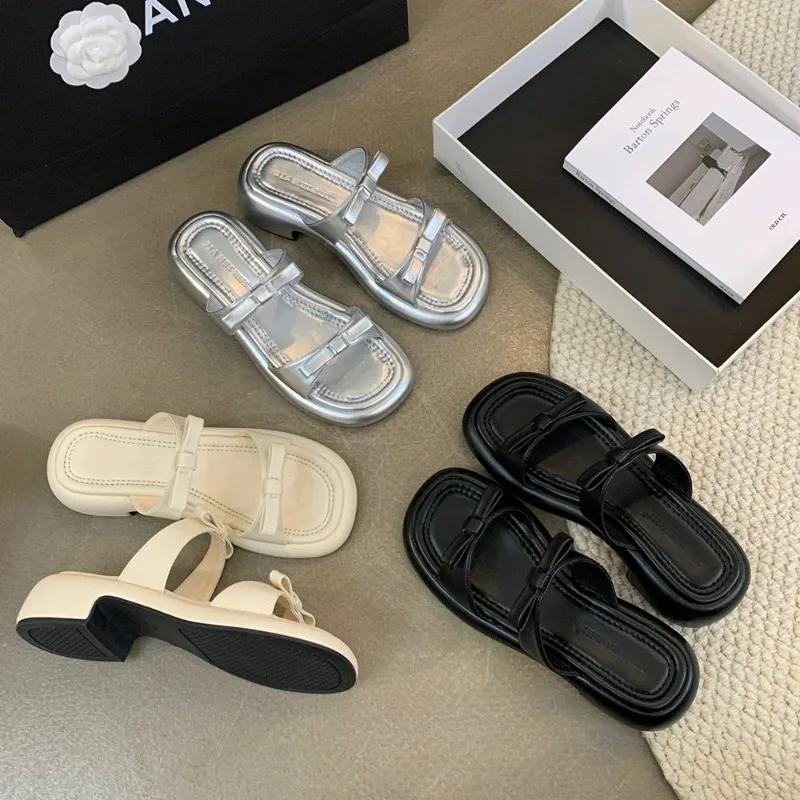 Fashion New Summer Women's Slippers 2025Stylish Peep-toe Low Heel Silver Women's Comfortable Beach Shoes Sapatilas