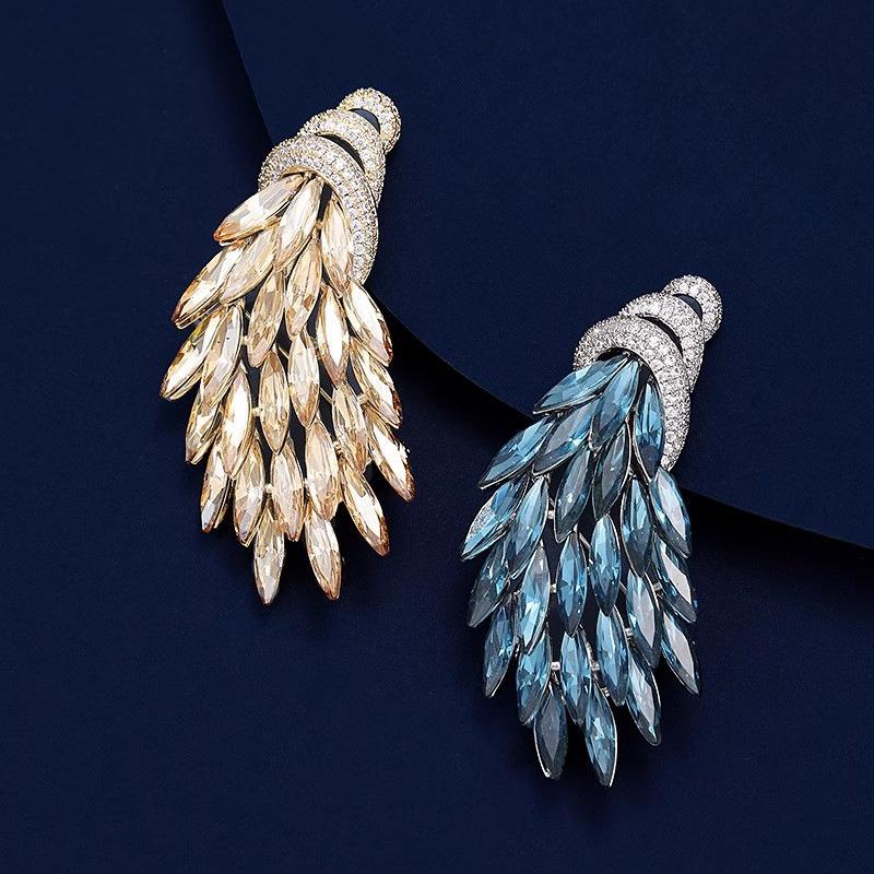 A High-end and Elegant Women's Crystal Wheat Ear Brooch with A Light Luxury and High-end Feel