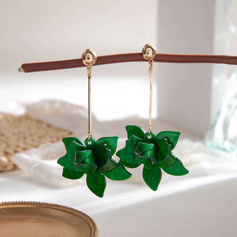 Fashion Green Resin Flower Drop Earrings for Women Vintage Metal Geometric Petal Statement Earrings Party Jewelry Accessories