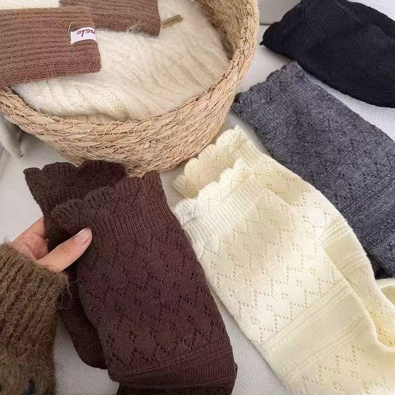 Women's Retro Lace Wool Ballet-Style Warm Calf Socks