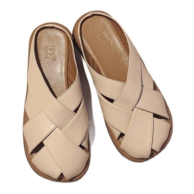 2025 new summer wear design sense woven flat-bottomed bag head slippers women's retro hollow versatile casual sandals