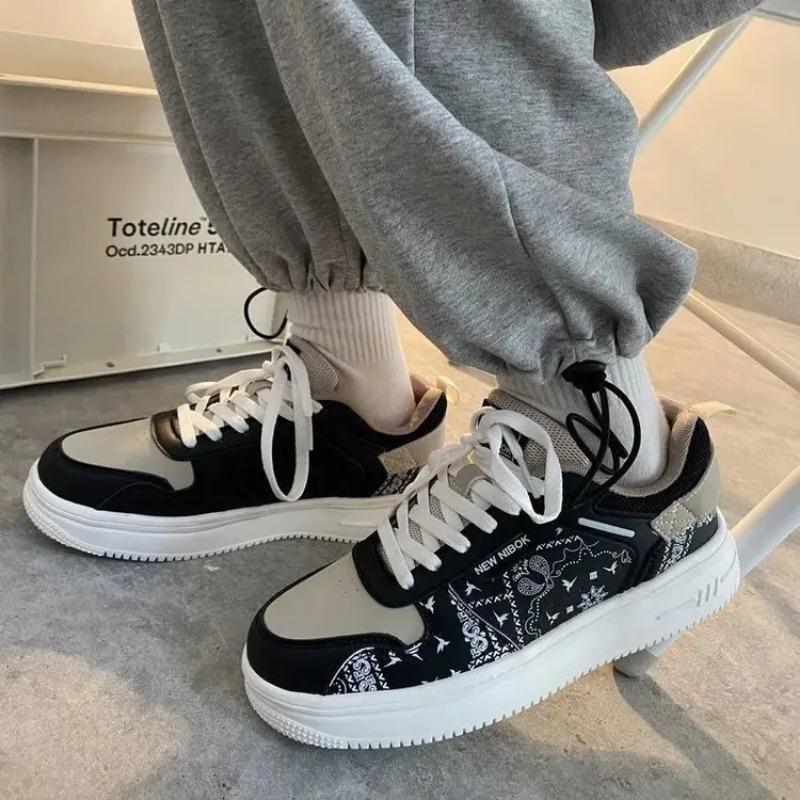 Nuove Scarpe Bianche Invernali All-match Versione Coreana Suola Spessa Scarpe per Coppie Studenti Sneakers Casual Zapatillas Mujer 2024