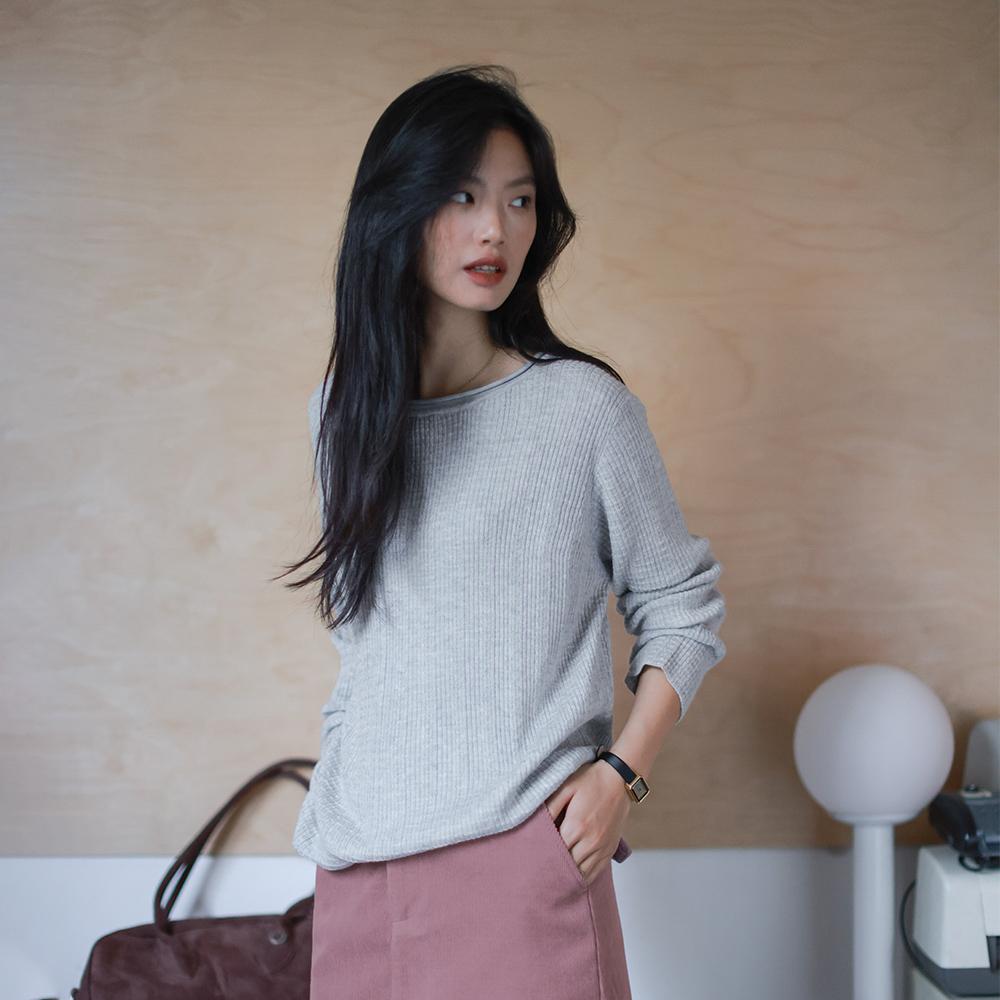 Laengsseon Ls_Round Neck Gray Loose Knit Top