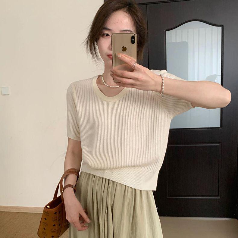 

Women s Green Knit Short Sleeve Chic Top - Summer 2025 Collection S грязно-белый