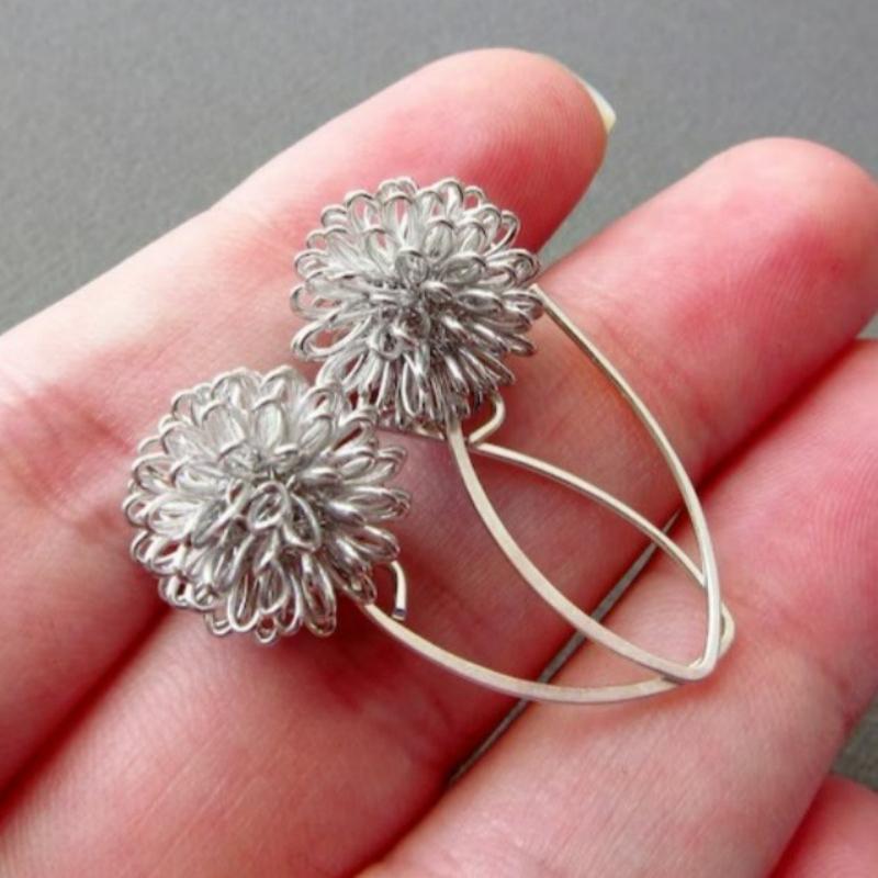 Σκουλαρίκια Σκουλαρίκια Ντάλια Ασημένια Μοντέρνος Σχεδιασμός Ασημένια Σκουλαρίκια με Σφαιρίδιο από Σύρμα - Παρόμοια με Σκουλαρίκια Πικραλίδα Μοναδικά Σκουλαρίκια