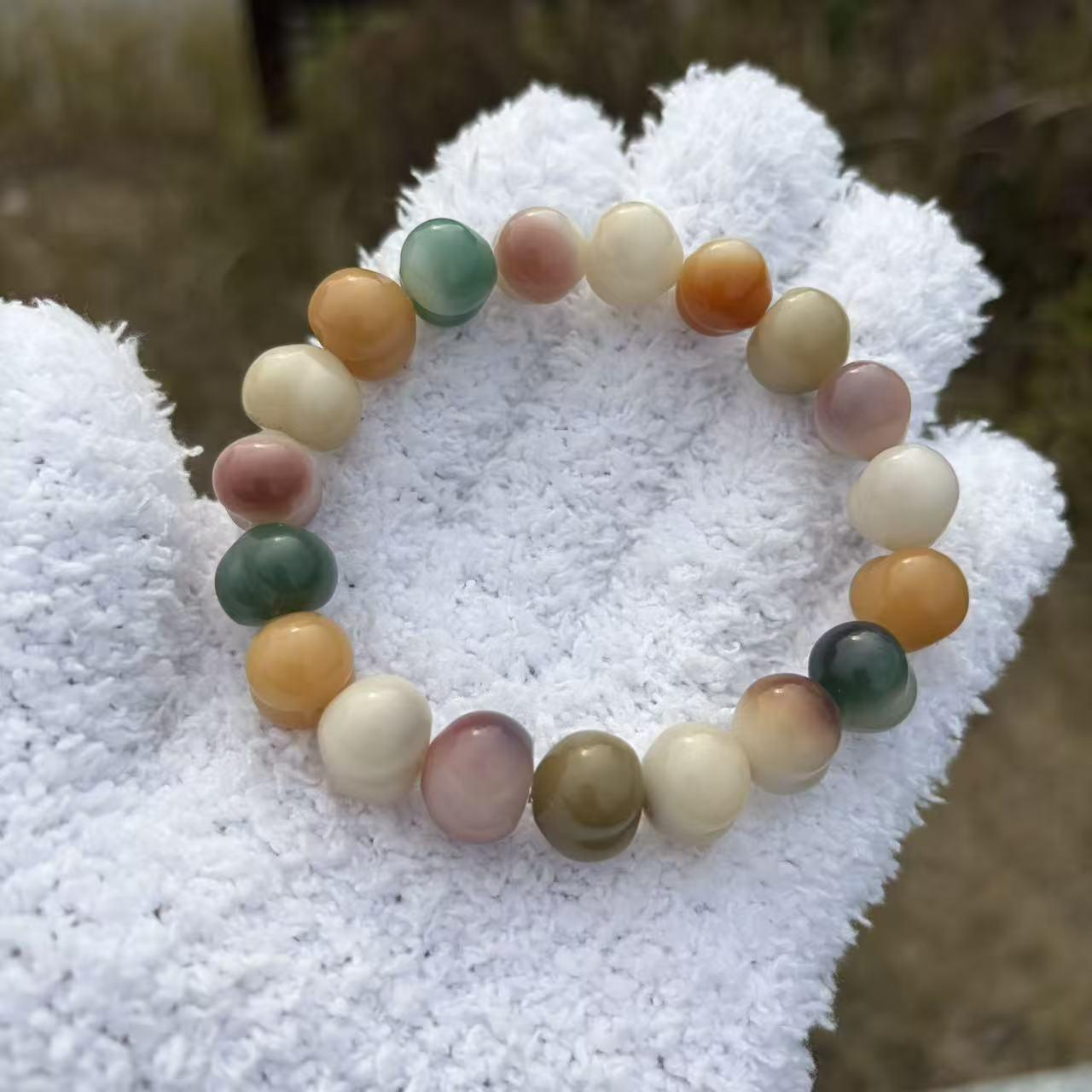 

Natural Bodhi Root Carved Peach Heart Love Buddhist Prayer Beads Bracelet