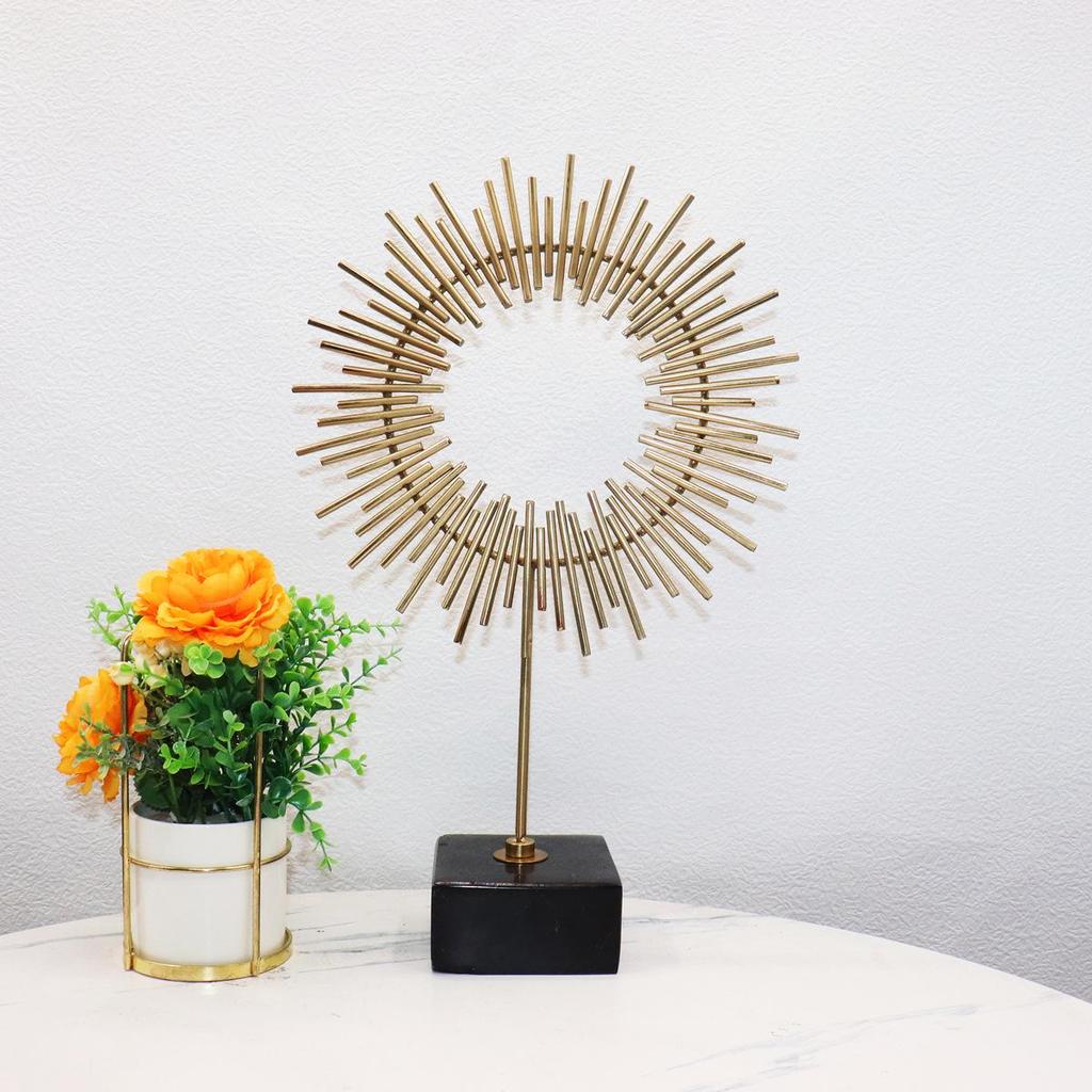 Creative Sun-Shaped Wrought Iron Decorative Ornament for Home or Hotel