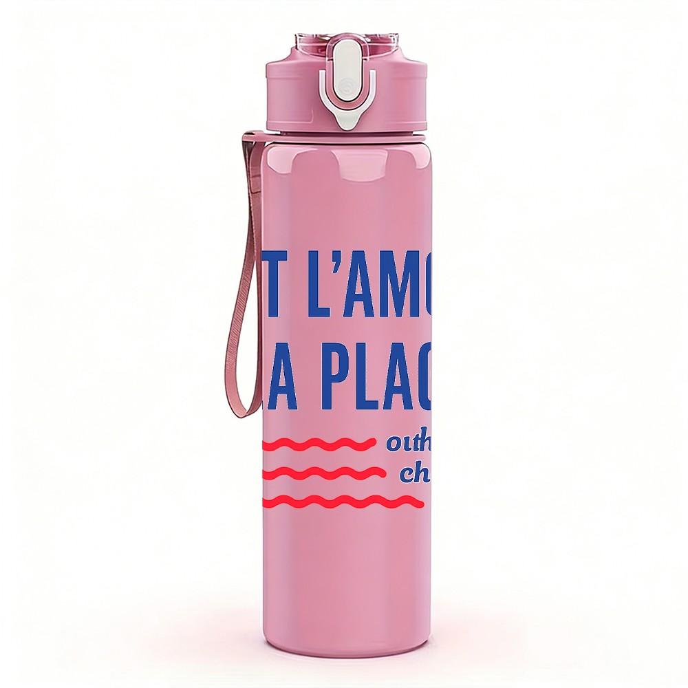 1PC C'est L'Amour A La Plage Letter 750ml Color Plastic Sports Water Bottle Leakproof Flip Straw Lid Suitable for Sports Office Home Use