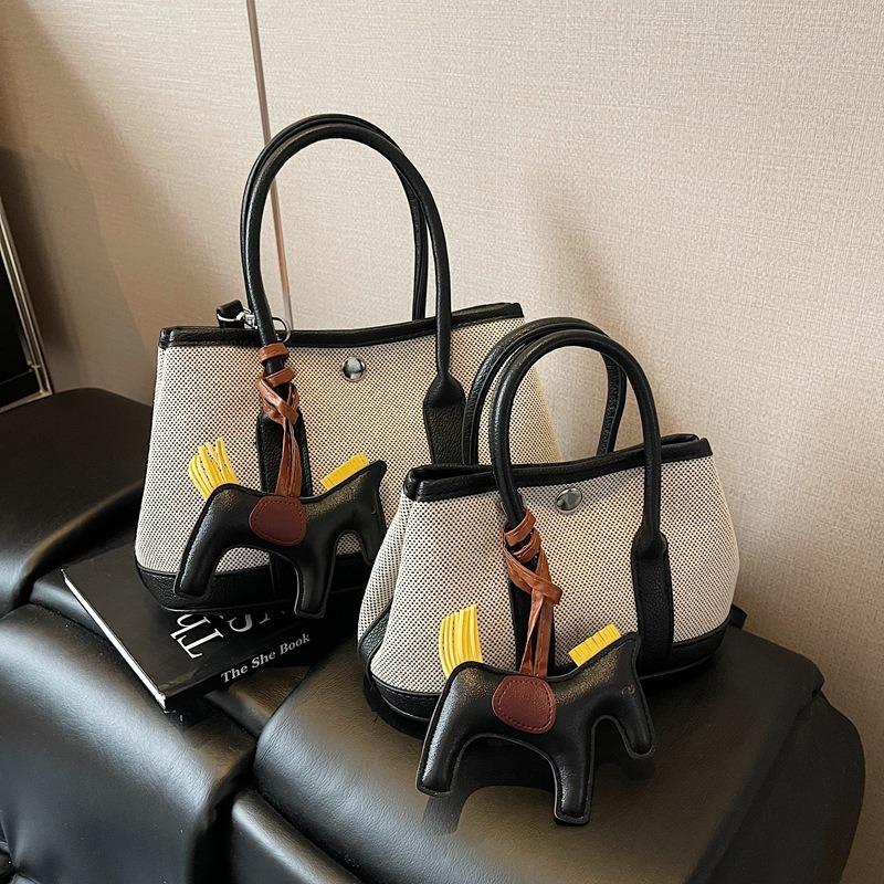 Portable Bucket Bag Women's New Trendy Fashion Small Tote Bag Super Popular Shoulder Messenger Bag