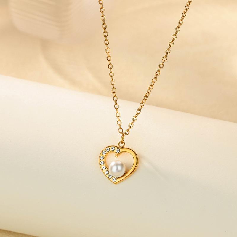 Love Necklace Female Versatile Design Sense K Gold-plated Titanium Steel Non-fading High-end Pearl Element Jewelry