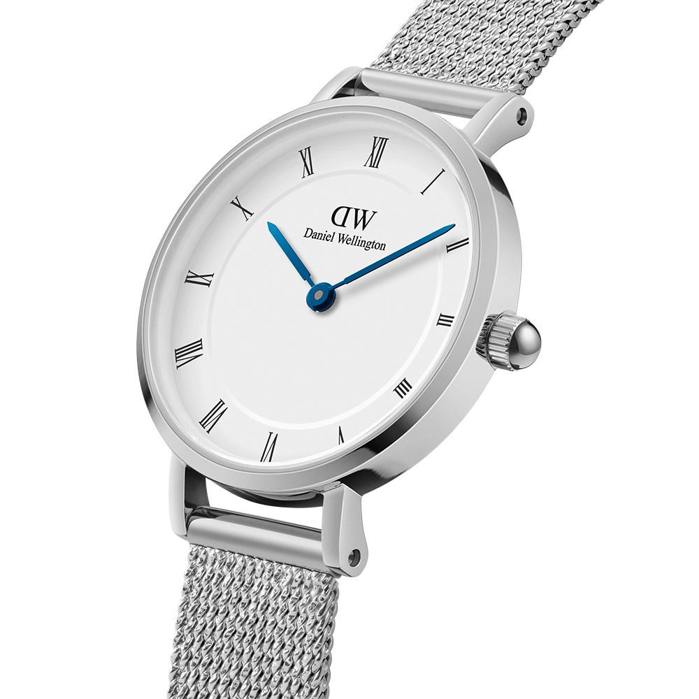 Danielwellingteon Petite Roman Numerals Sterling Silver Strap Women'S Metal Watch