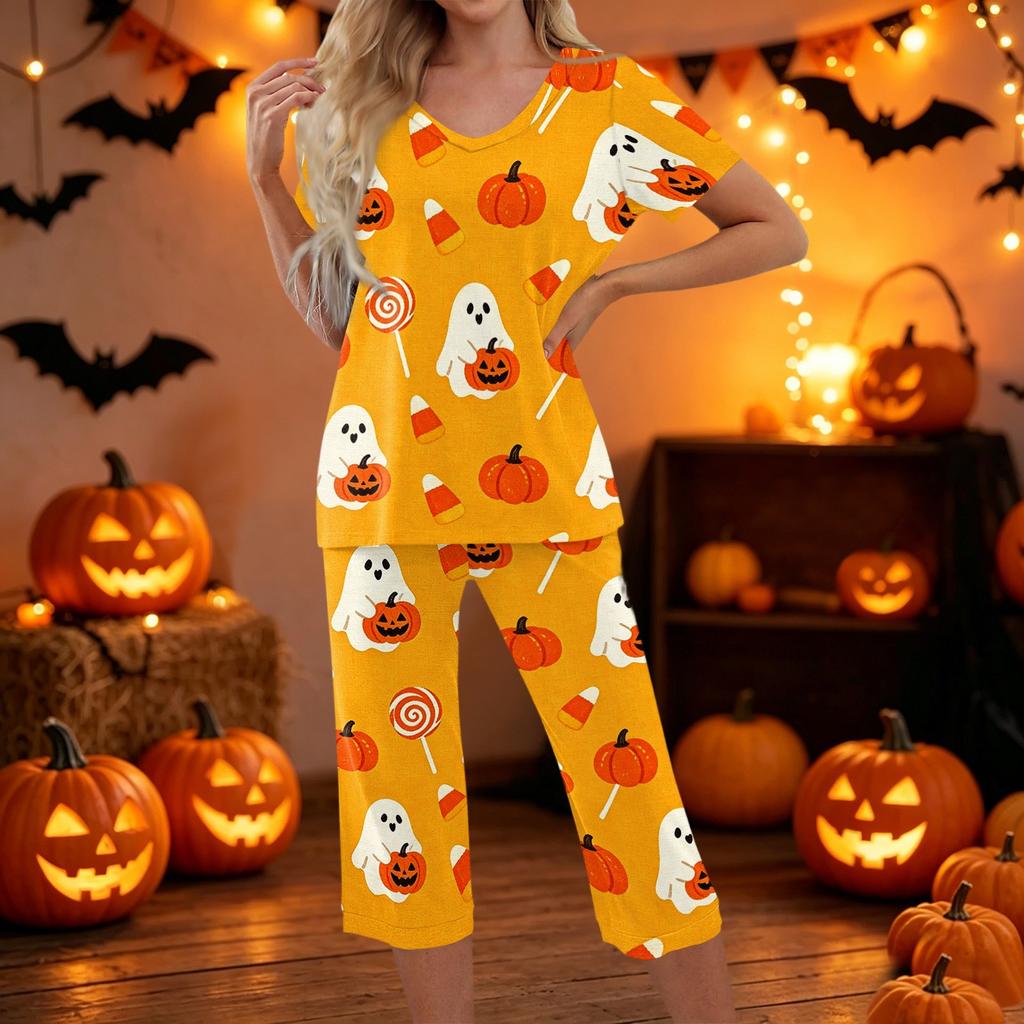 Women's Two Piece Halloween Print Lounge Set Short Sleeve Top with Crew Neck and Capri Pants Casual Pajama Set Soft Fabric