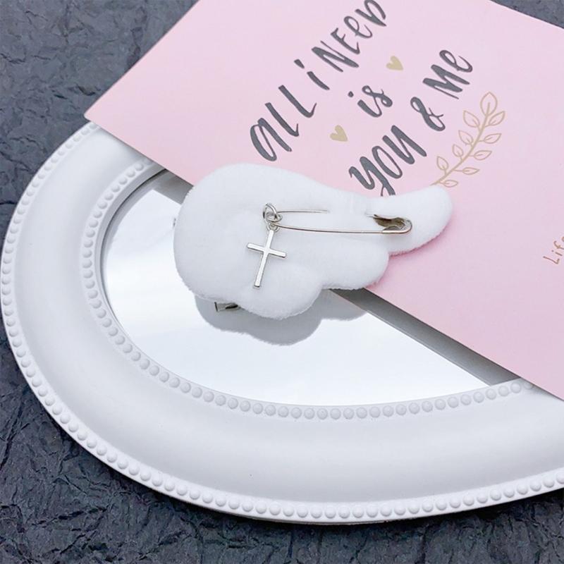 Sweet Style Hair Accessory with Angel Wing Shape Trendy Fashion Hair Clip Charm Adorable and Delicate Hair Accessories