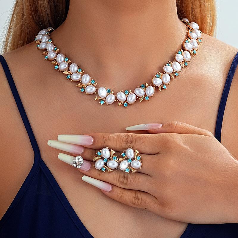 2026 Vintage Elegant Luxury Earrings Necklace Set Banquet Dress Medieval Accessories