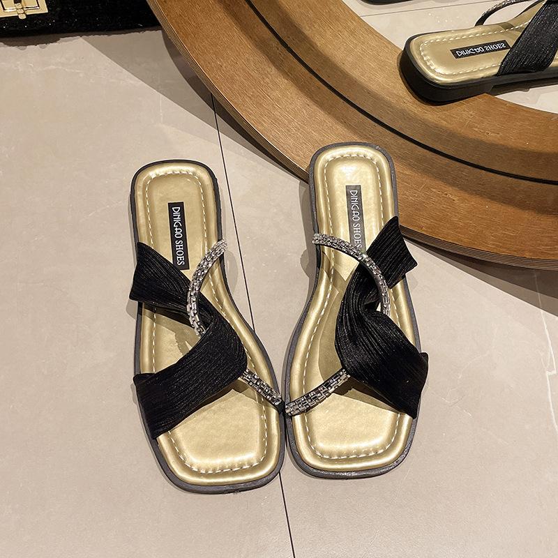 Flat-bottomed cool slippers women's shoes wear summer new fashion low-heeled open-toed sandals