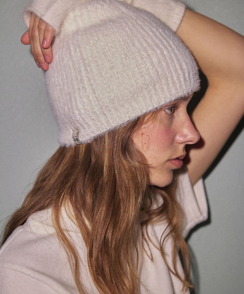 SO IR Soft Boucle Beanie - White