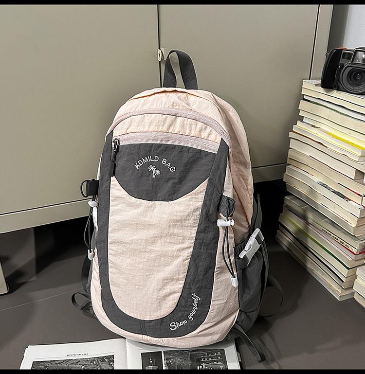Stilvoller Leichter Wanderrucksack: Reisefreundliche Outdoor-Ausrüstung für Paare