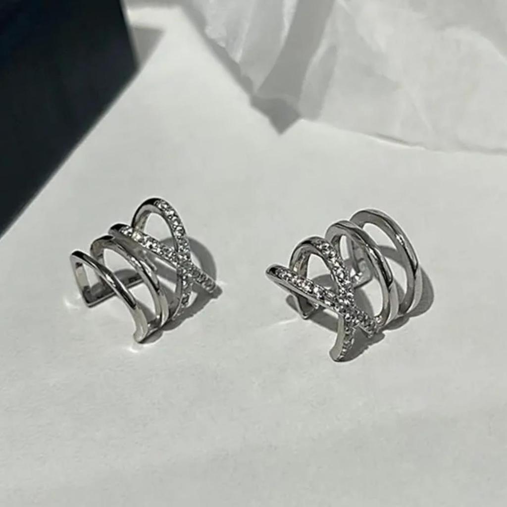 S925 Sterling Silver No Piercing Women's Ear Cuff, Luxury Full Diamond Earrings, Niche Design, Gold-Plated High-End Ear Jewelry.