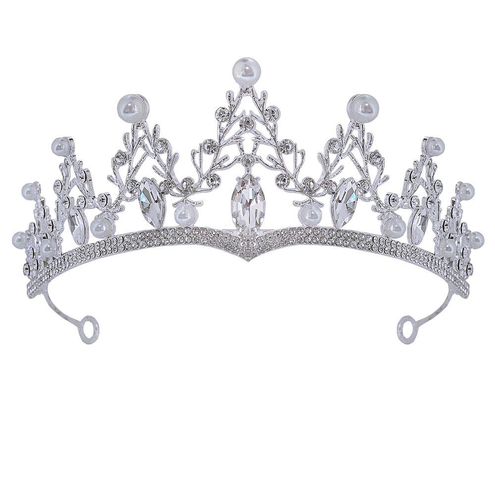 

The Crown Bride s Wedding Headwear Exudes An Ethereal and Elegant Charm It Is A Wedding Photo Studio Outfit Accessory
