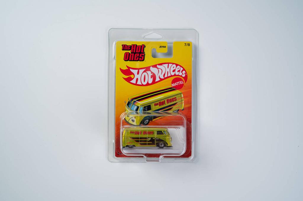 Hot Wheels The Hot Ones Set Includes Porsche VW JBY68 [Brand New, Unopened] 7-Car (Retro Series) - 917, Countach, Bus, BMW, Etc.
