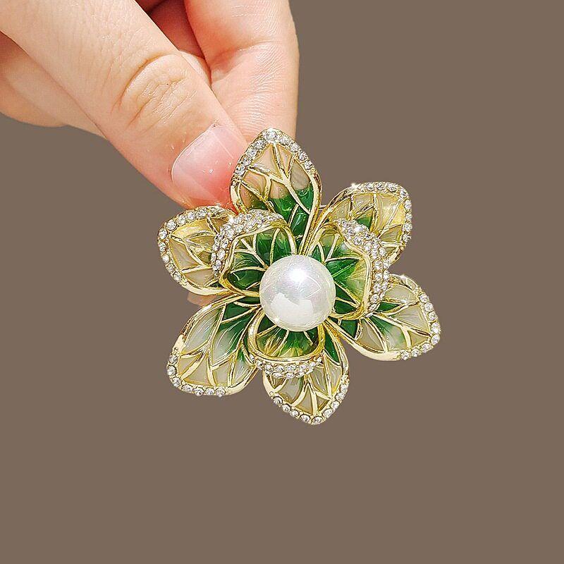 Fancy Design Fashion Fashion Maple Brooch Female Super Flash Rhinestone Leaf Pin Suit Coat Corsage Accessories
