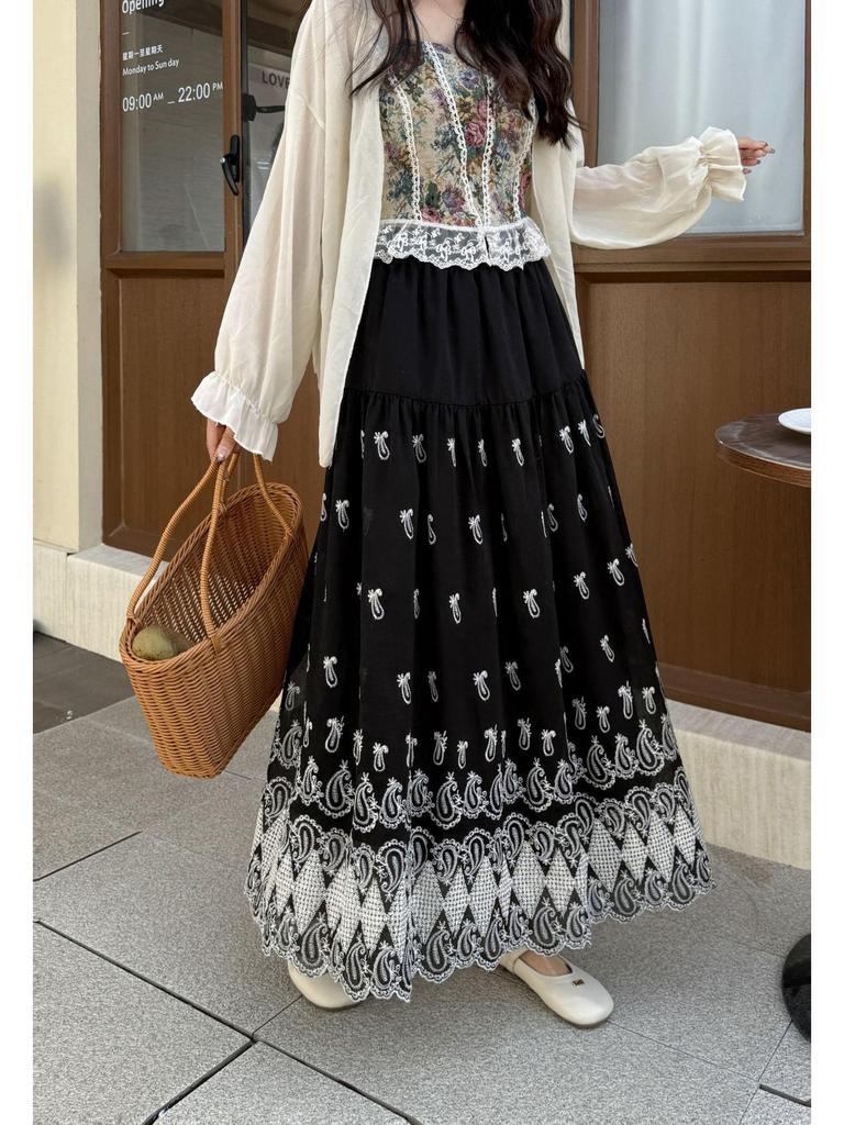 French Fairy Embroidery High-Waist Slim Dress with Cinched A-Line Skirt