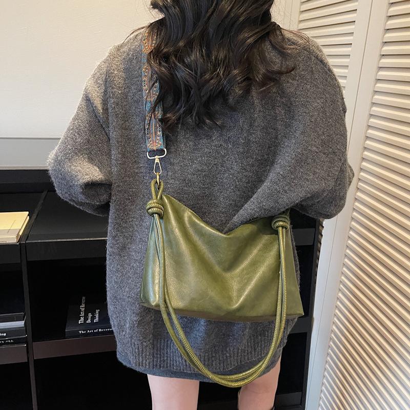 Yogodlns Lässige Modische Damen Schultertasche Einfacher Urbaner Stil PU-Material Große Kapazität Tägliche Kombination Crossbody Boston Tasche