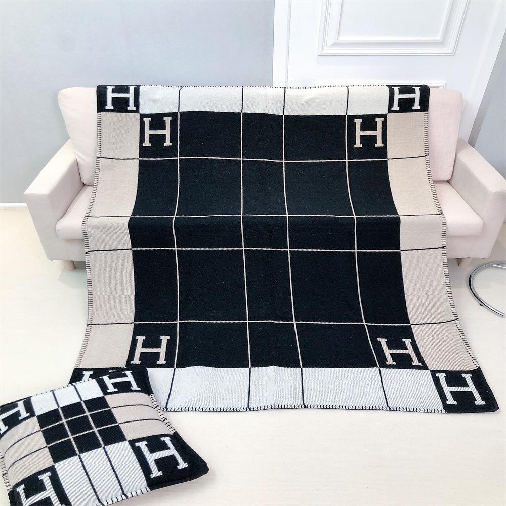 Modern And Simple Style Cashmere Blanket For Office Nap Sofa And Camping