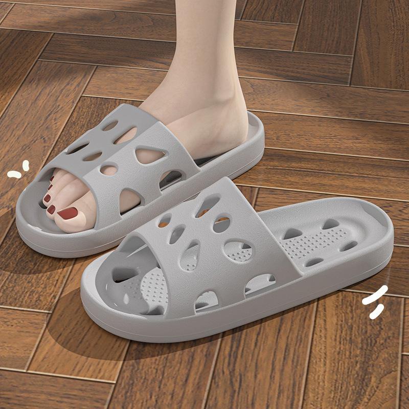 

Новые тапочки для ванной комнаты, женские, летние, нескользящие, домашние, сандалии с полыми отверстиями, мужские, для купания в помещении 40-41