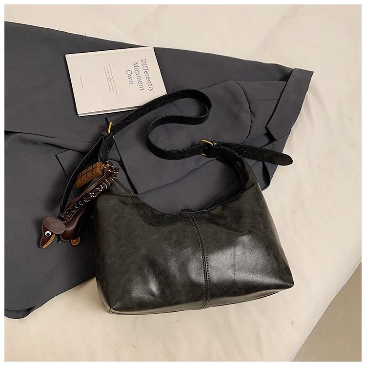 Premium Sense Large-capacity Bag Women's 2025 New Fashion Messenger Bag Casual Foreign Style Shoulder Bag Simple Bucket Bag