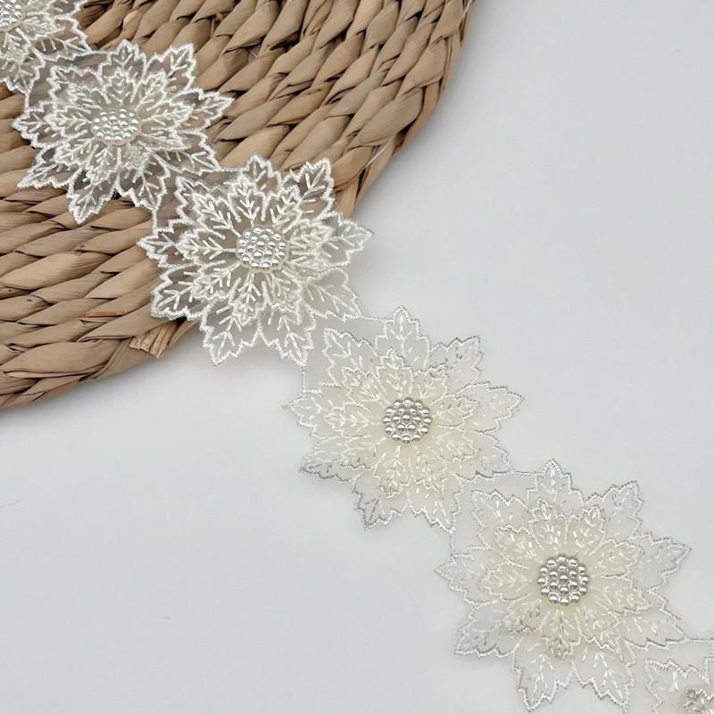 Exquisite Embroidered Organza Lace Flower Applique Patches Can Be Used To Decorate Felt Paintings Picture Frames Clothes and Hat