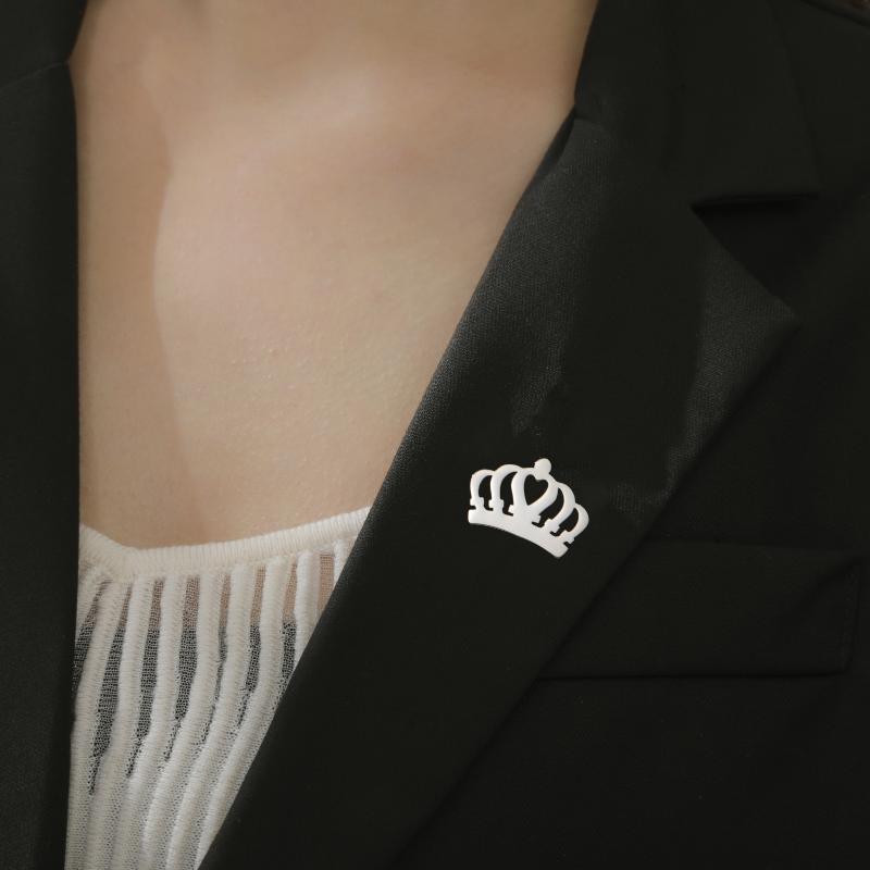

Crown Bee Butterfly Snowflake Lapel Pins Women S Brooch Gold Color Suit Collar Badges On Backpack Stainless Steel Jewelry A3