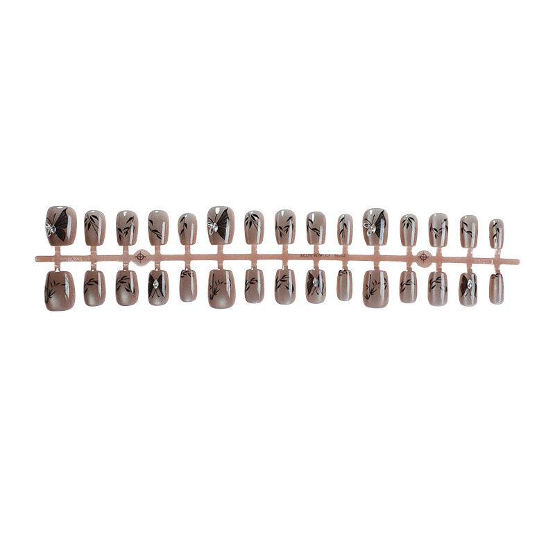 30pcs Handcrafted Cat Eye Nails, Removable and High-Quality Whitening Manicure