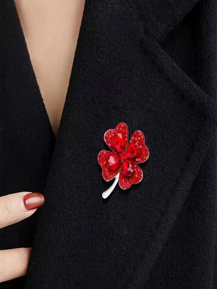 Fashionable And Minimalist Four Leaf Clover Women'S Brooch, Anti Glare Fixed Clothing Accessories Jewelry