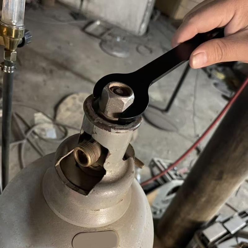 Outil de Vannes de Bouteille de Gaz Léger de Résistance Industrielle Clé Professionnelle en Acier 45# Adaptée pour les Bouteilles de CO2 d'Oxygène d'Argon