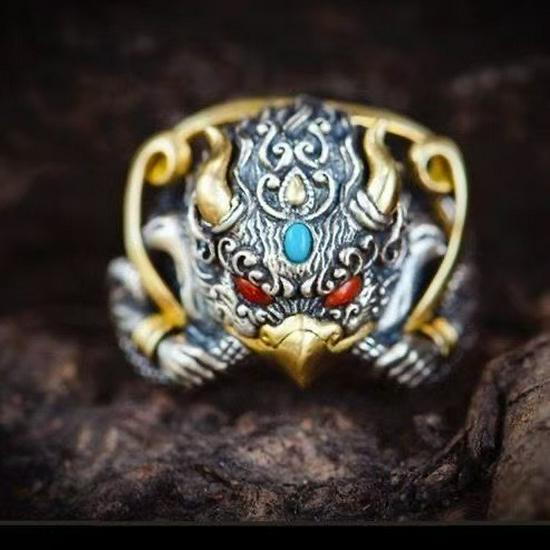 Golden-Winged Garuda Ring: Vintage Ethnic Gemstone with High-End Style