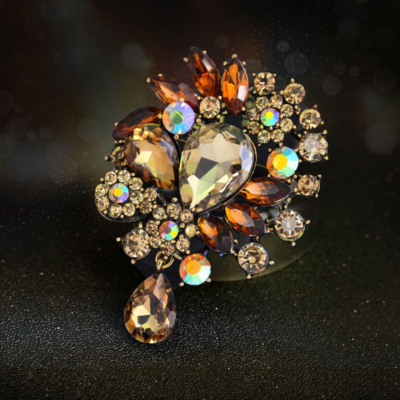 Vintage Flower Brooch Alloy Crystal Acrylic Jewelry For Women And Men