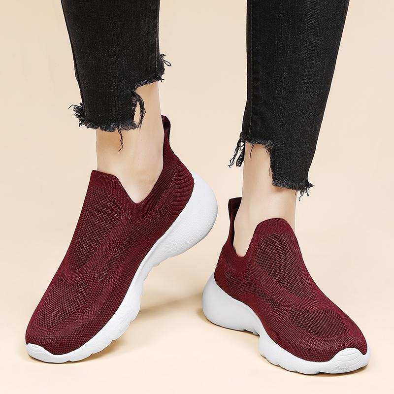 2025 New Comfort Breathable Summer Sports Mesh Slip-on Flying Woven Lightweight Couple Models More than Casual Walking Shoes