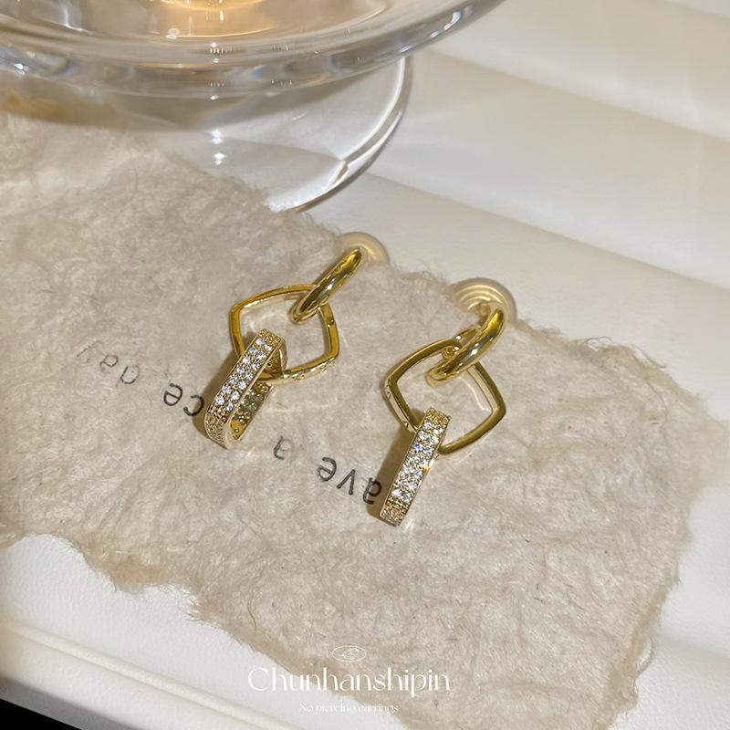 

Double ring earclips light luxury high-end niche earrings women s fashion long exaggerated mosquito coil disc earrings