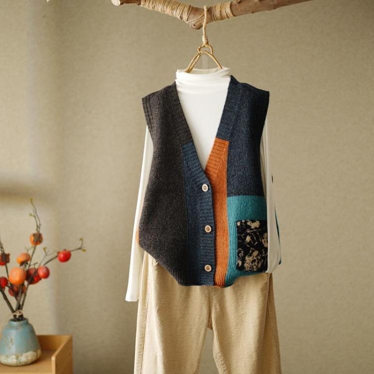 Women Fashion Retro Knitted Vest Cardigan Loose Small Sweater Tank Top Female Autumn Winter 2023 Outwear Design Sense