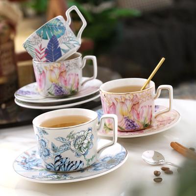 Conjunto de xícaras de café de cerâmica pastoral de luxo europeias, xícaras de chá francesas elegantes, caneca de café de cerâmica banhada a ouro com flor de cerâmica