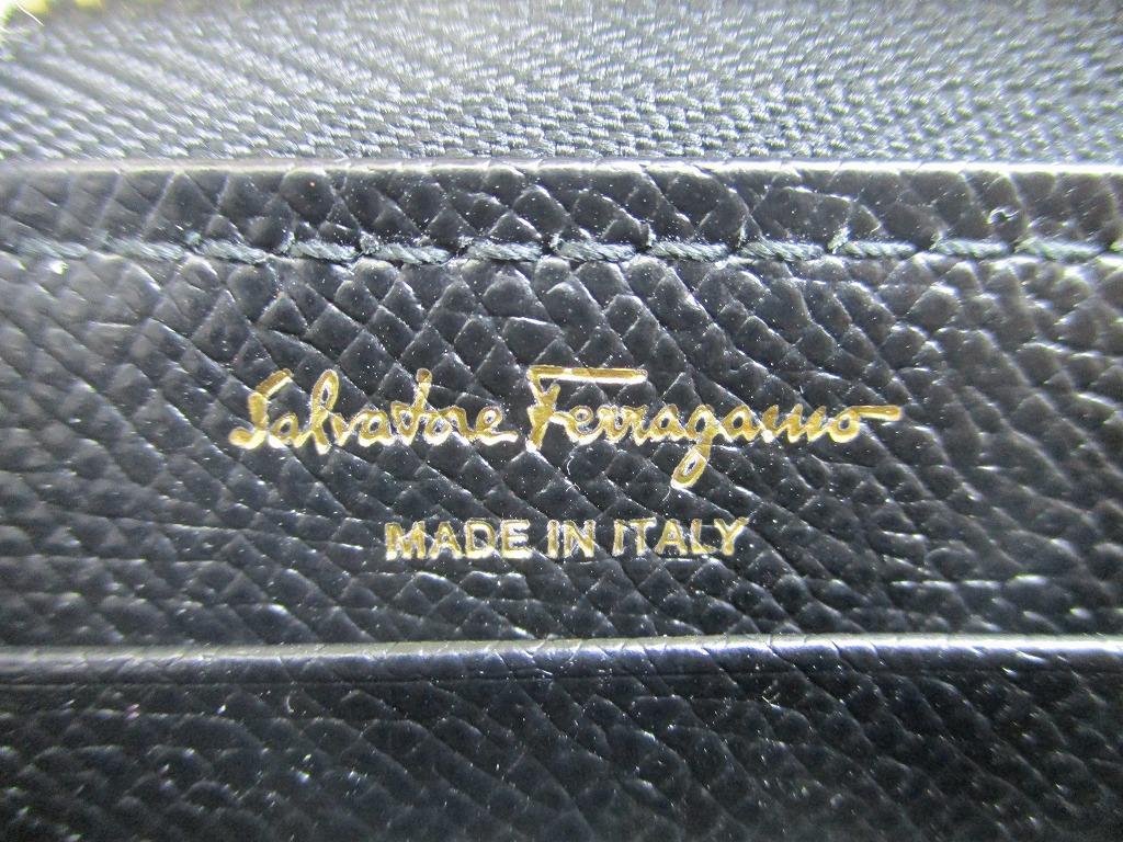Authentic Salvatore Ferragamo Gancini Black Leather Gold H/W Round Zip Wallet #a687  Refurbished