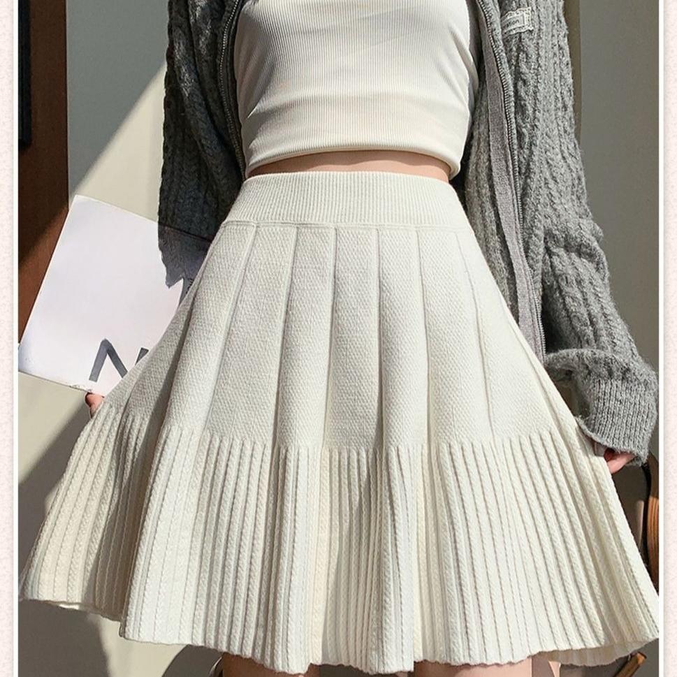 Women's Knit Mini Skirt Spring and Autumn High-waist Pleated Skater Skirt Knit Short Skirt