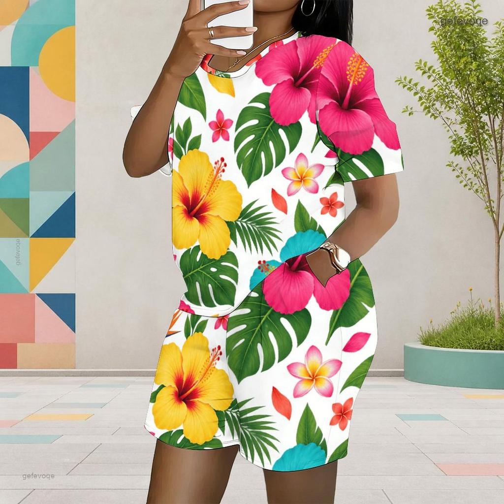 Women Plus Size White Floral Printed Round Neck Short Sleeve Top And Pocket Shorts Two Piece Set