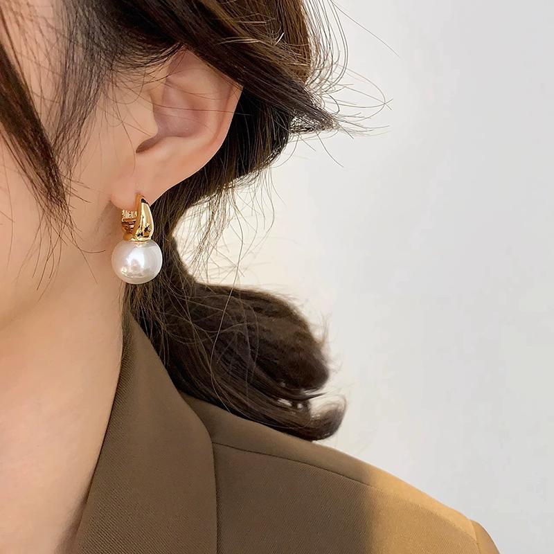 Elegant Imitation Pearl Earring For Women Gold Color Round Drop Earrings Korean Delicate Irregular Design Unusual 2025 Fashion Jewelry