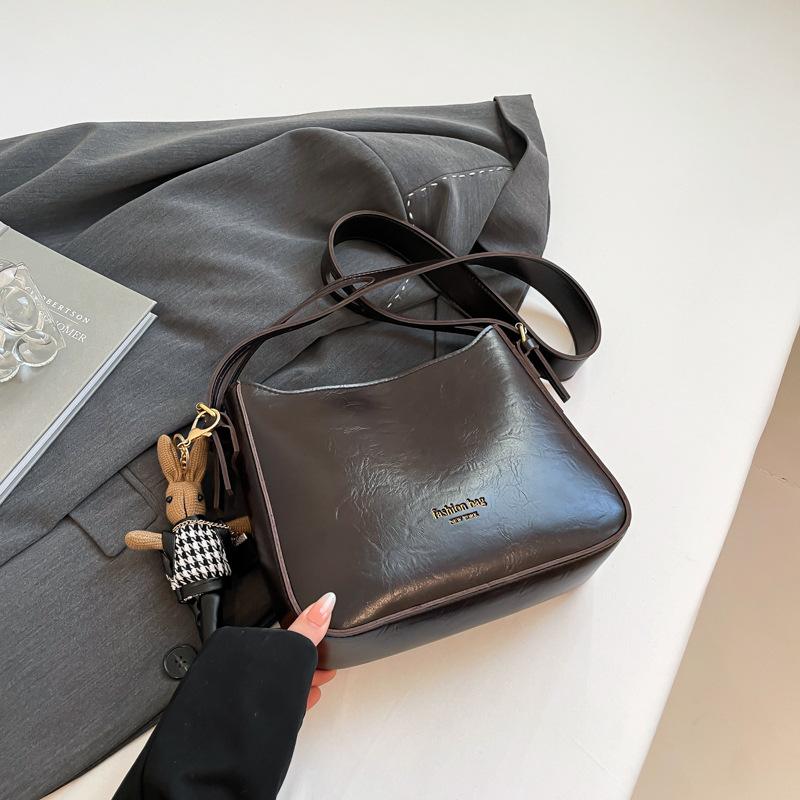 Premium bag women's 2025 new armpit bag fashionable versatile shoulder messenger bag popular women's bag wholesale