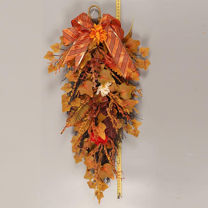 Maple Leaf Wall Hanging: Harvest Festival & Thanksgiving Decoration