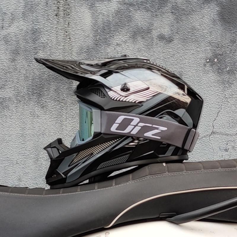 Off-road Motorcycle Helmet Men and Women Universal Kart Rickshaw Four Seasons Mountain Bike Speed Downhill Hood