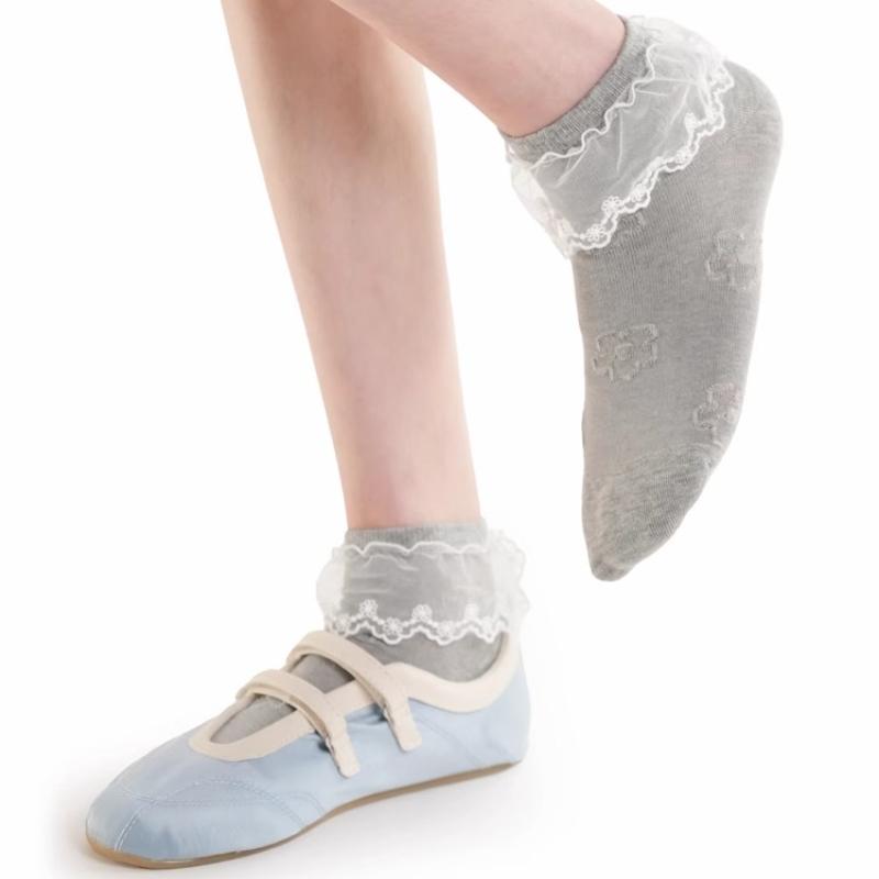 Solid Color Short Socks Women Japanese Fashion Black White Gray Low Cut Ankle Socks Lolita Sweet Girls Cute Lace Ruffle Socks